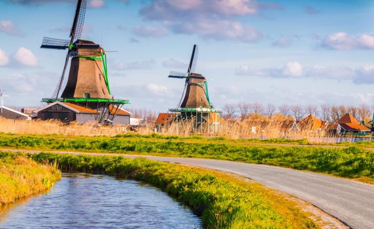 ZAANDAM CRUCEROS FLUVIALES ZAANSE SCHANS MOLINOS WINDMILS HOLLAND CRUCEROS PAISES BAJOS MOLINOS HOLANDA #Cruceros #CrucerosFluviales #Molinos #Holanda #CruceroPaisesBajos #ZaanseSchans #Zaandam #Netherlands